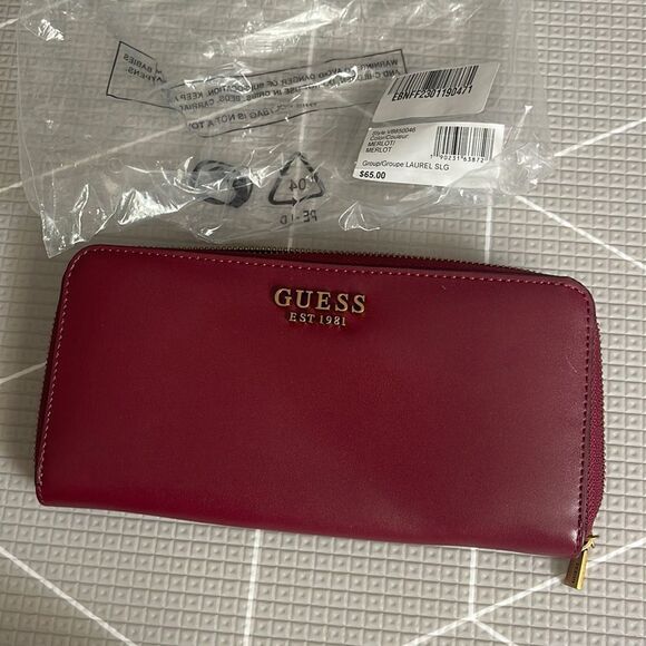 GUESS

Laurel Large Zip-Around Wallet - Picture 1 of 4